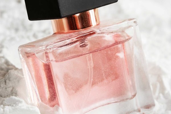 feminine-perfume-glass-bottle-powder-textured (1)